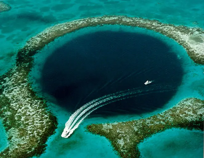 Dünyanın En Derin Sualtı Çukuru Taam Ja’ Blue Hole